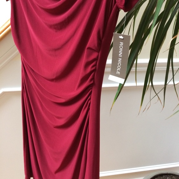 NWT draped front dress ruched sides red wine 6 - Picture 5 of 6